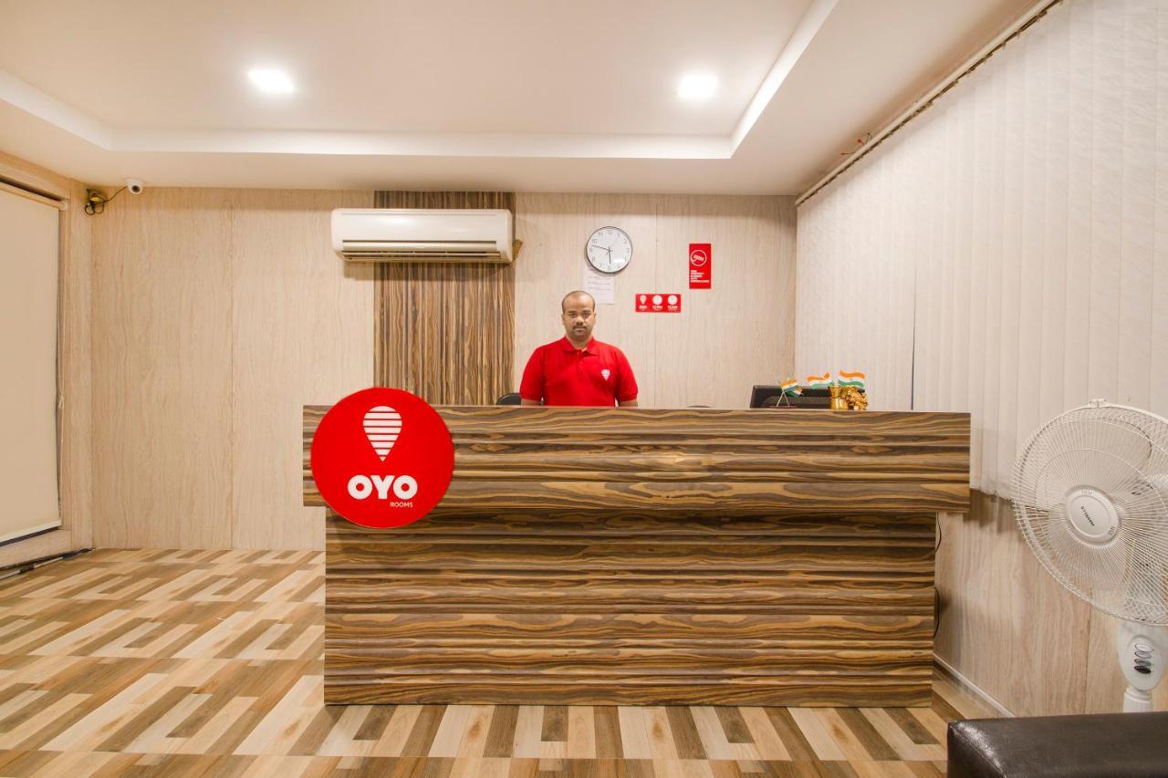 Vaccinated Staff - Oyo 11400 The Down Town Suites Гайдарабад Екстер'єр фото